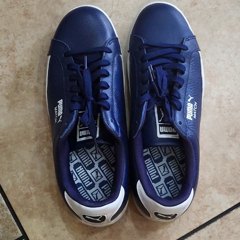 ADULTS MENS PUMAS!!!